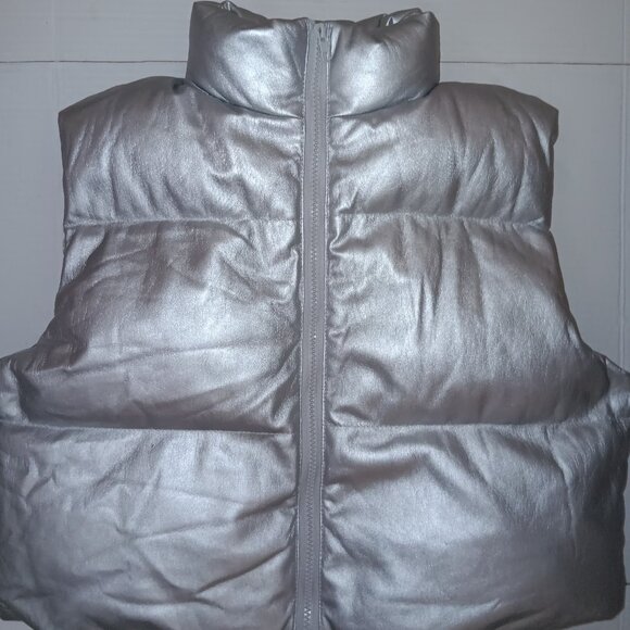 JUNIORS SLIVER LAYERING PUFFER VEST - Picture 1 of 6